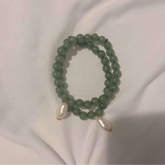 Beaded Stretch Bracelets Handmade 2 Green White NWT - Picture 2 of 8